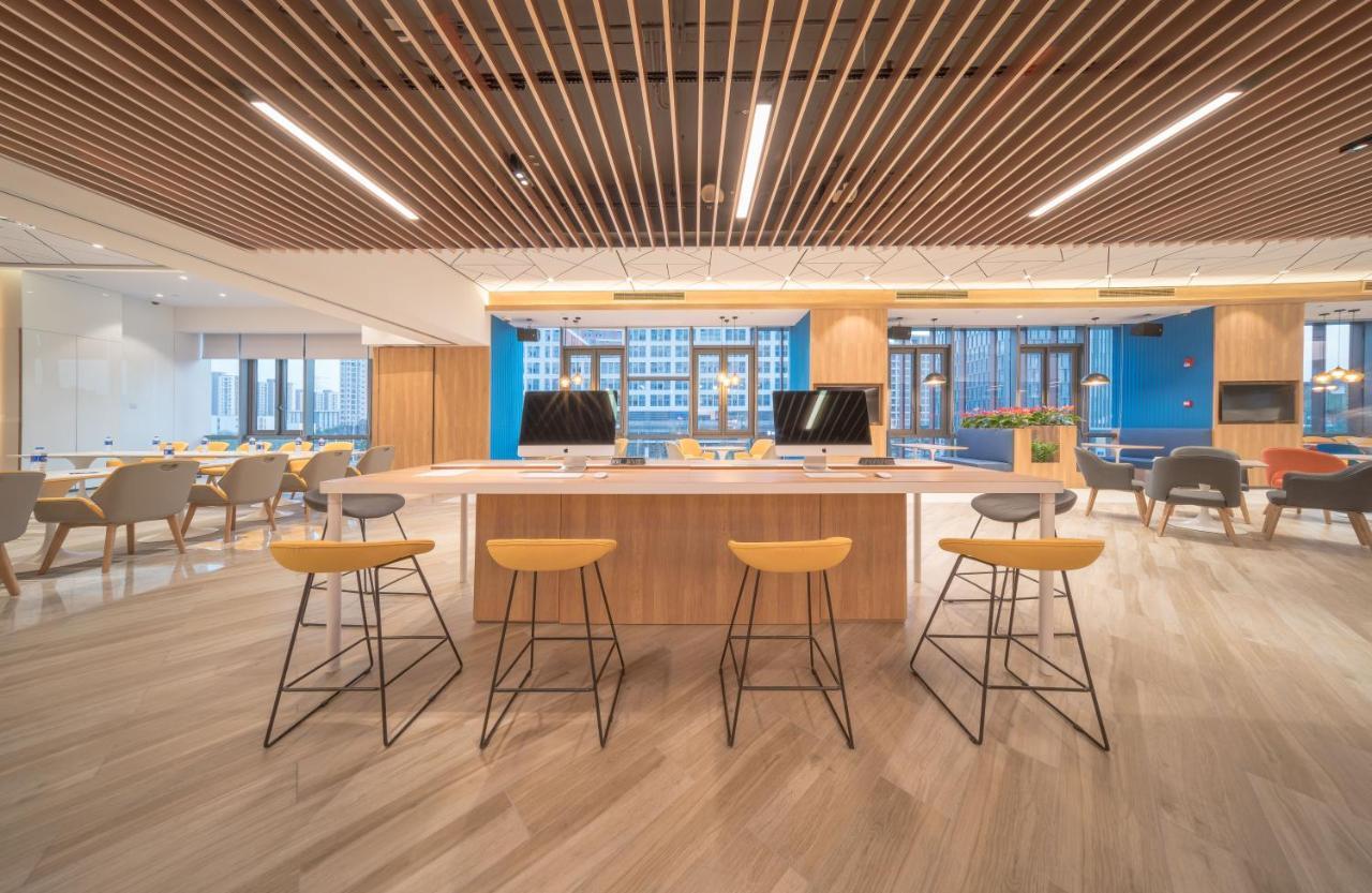 Hotel Express Huijin By Ihg 3*